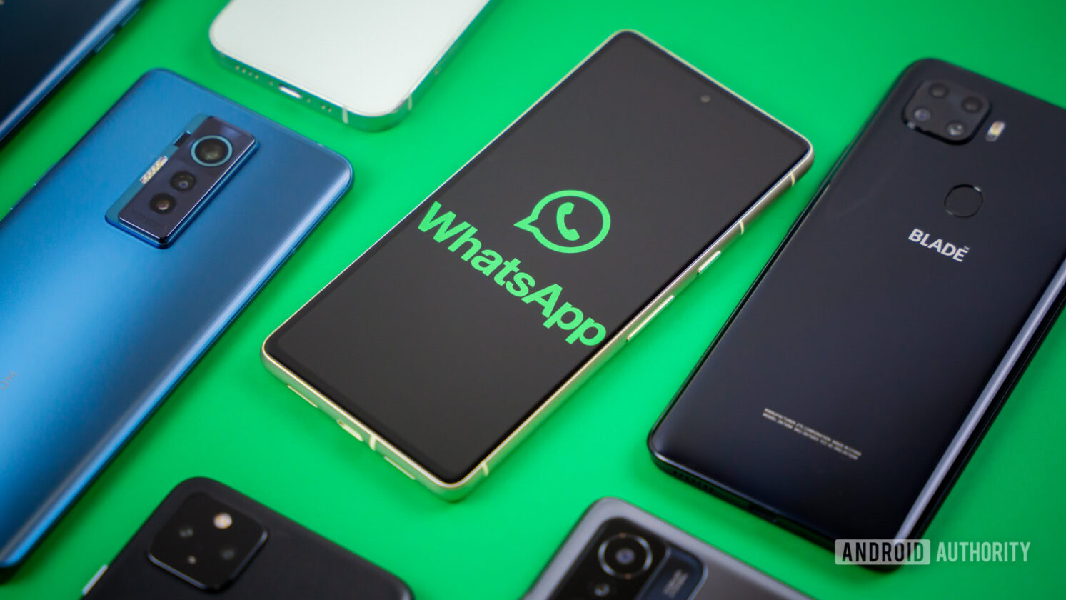 Tela do WhatsApp em smartphone representando novo recurso de usernames