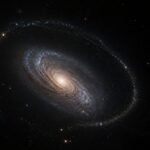 Imagem editorial para a matéria: Estudo relata primeiro fluxo estelar de aglomerado globular identificado fora da Via Láctea