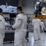 Imagem editorial para a matéria: NASA detalha treinamento da Artemis III em novo episódio oficial sobre a missão lunar